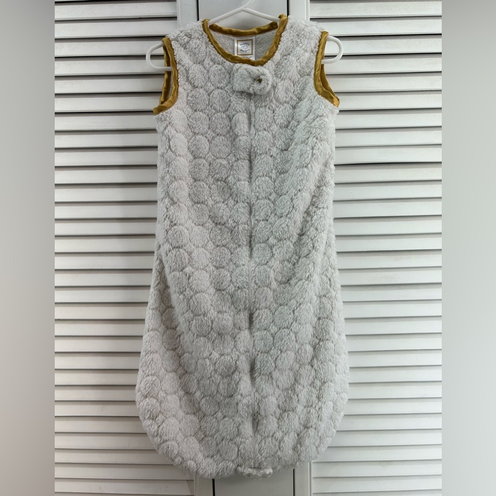 Swaddle designs size 6-12M white zipme sack plush sleep sack